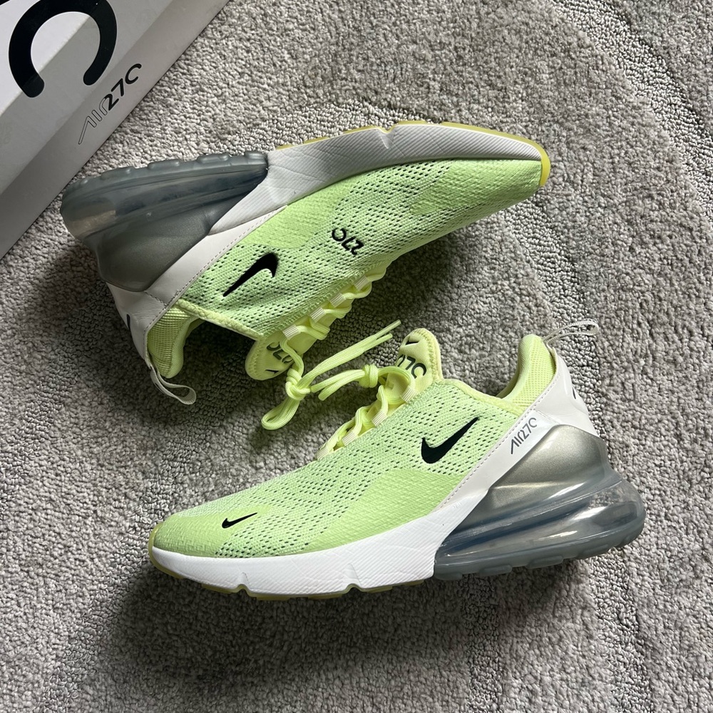 NIKE W AIR MAX 270